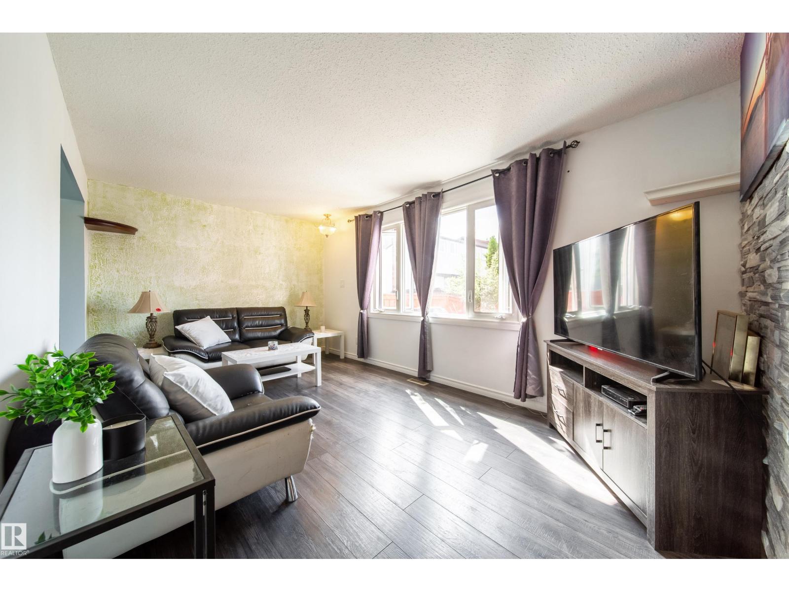 Photo 29 of 9 14320 80 St Nw, Edmonton AB