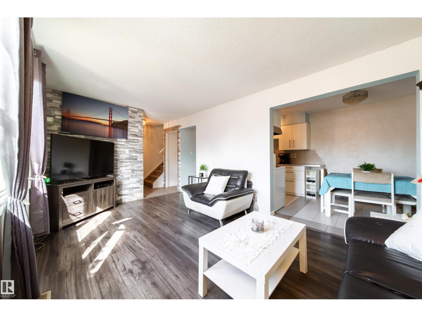 Photo 7 of 9 14320 80 St Nw, Edmonton AB