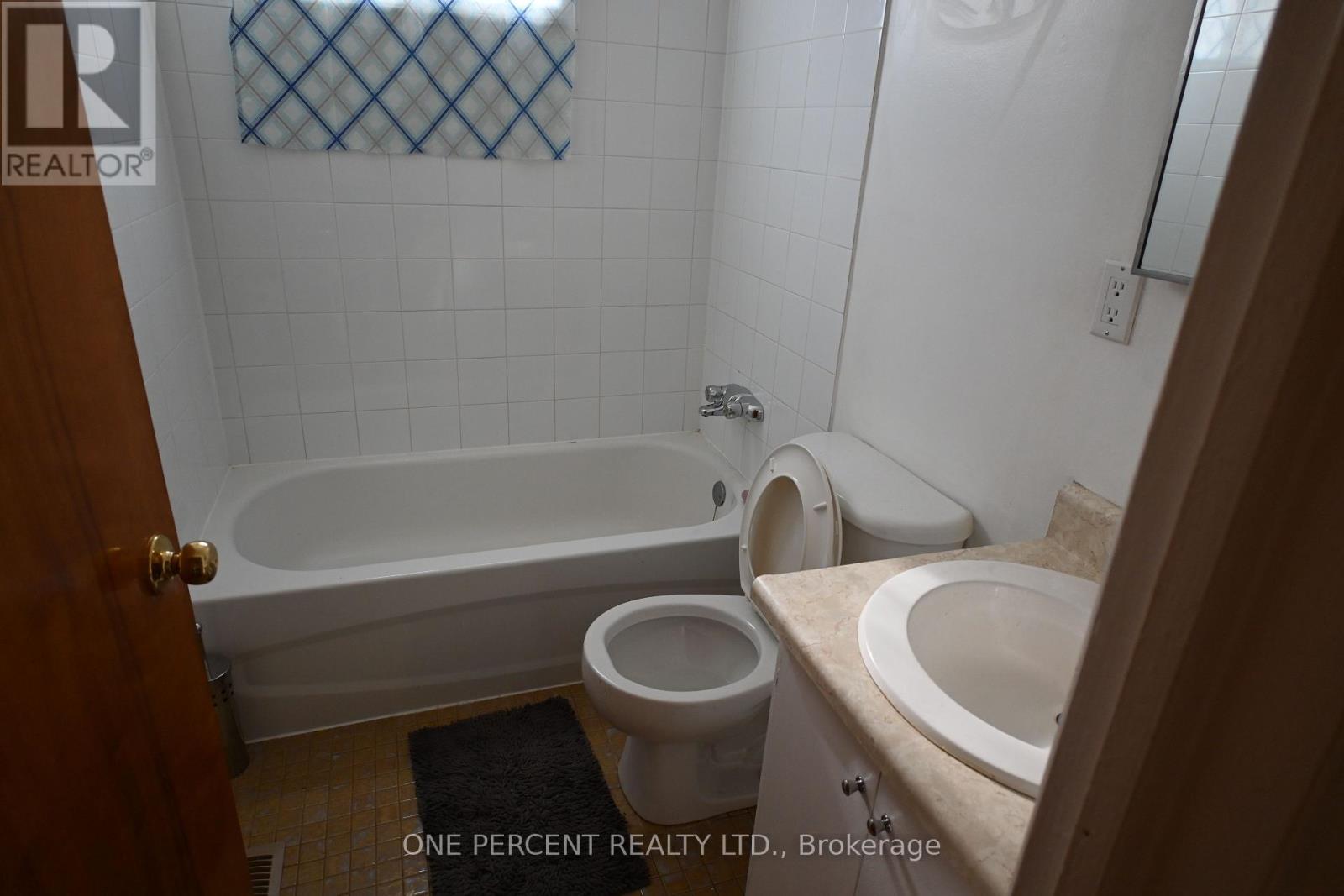 Photo 11 of 944 Eve Street, Ottawa ON