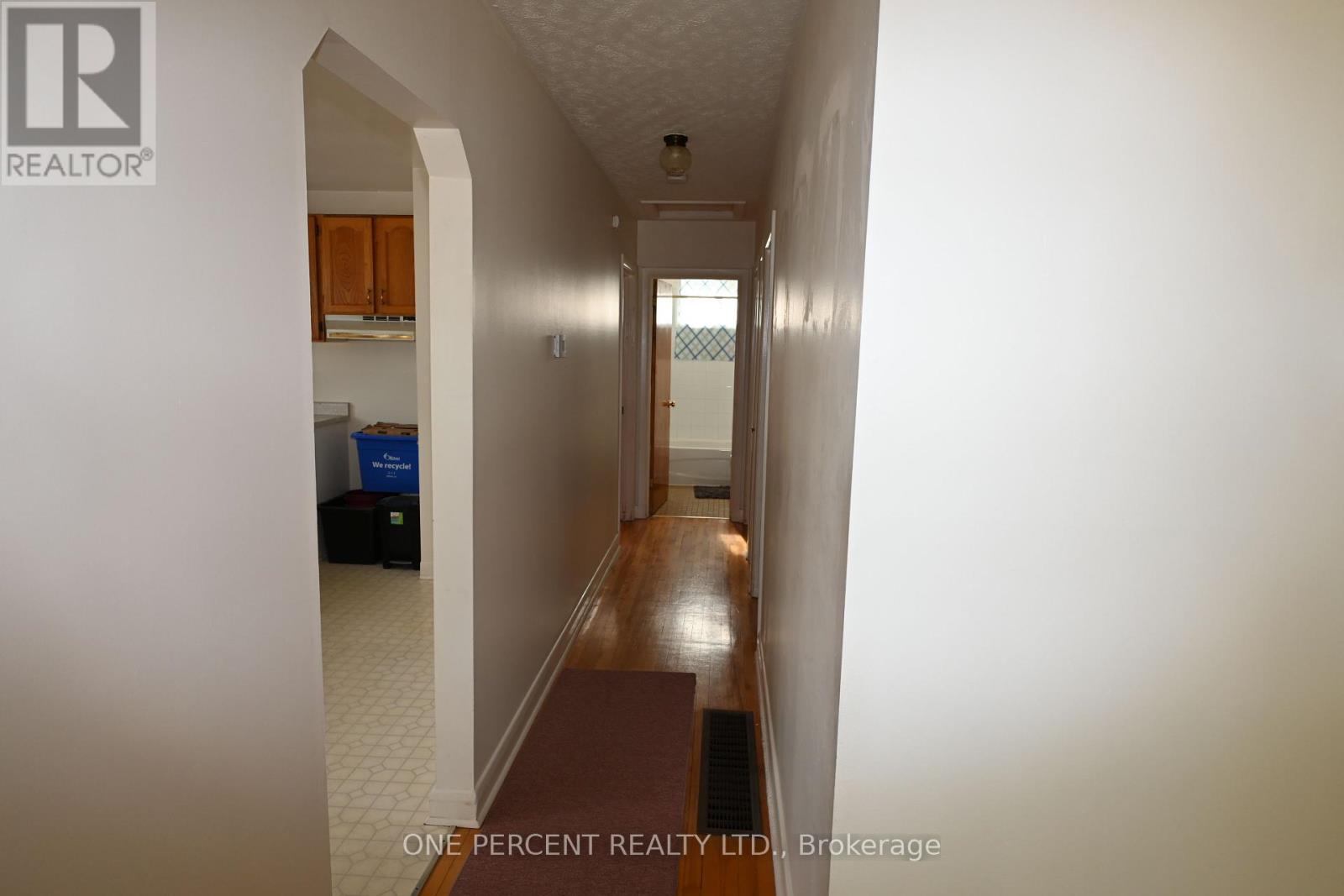 Photo 7 of 944 Eve Street, Ottawa ON