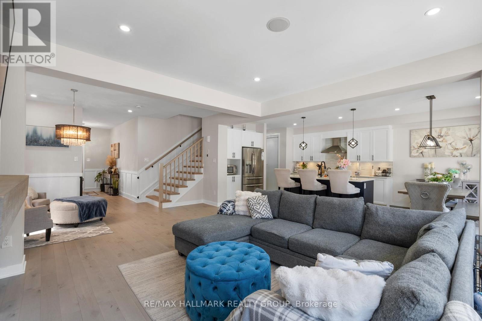 Photo 10 of 1015 Keeper Heights, Ottawa ON