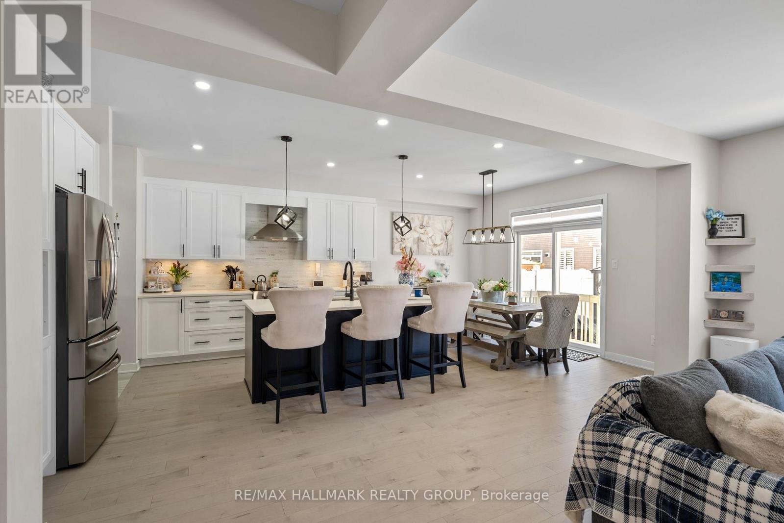 Photo 12 of 1015 Keeper Heights, Ottawa ON
