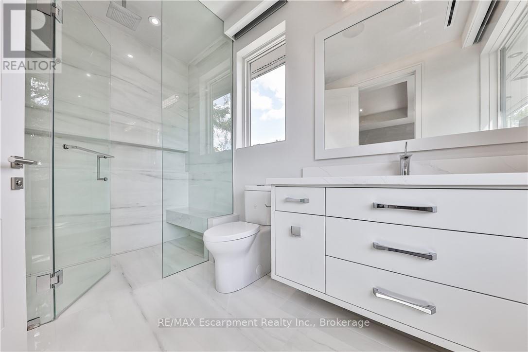Photo 42 of 2250 Chancery Lane W, Oakville ON