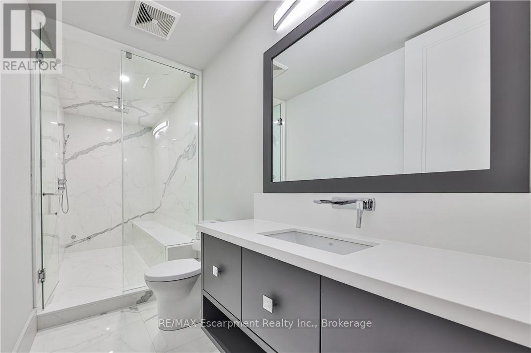 Photo 23 of 2250 Chancery Lane W, Oakville ON