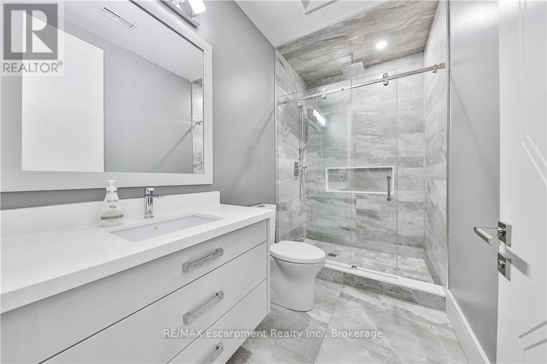 Photo 37 of 2250 Chancery Lane W, Oakville ON