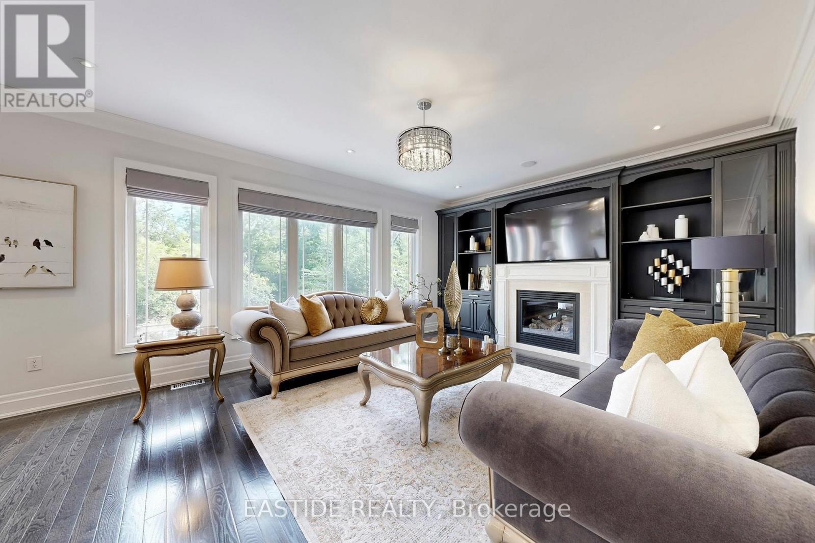 Photo 10 of 176 Upper Post Road, Vaughan ON