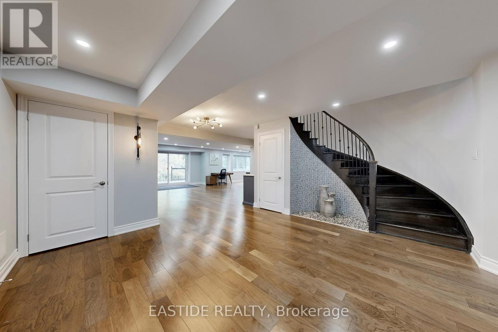Photo 37 of 176 Upper Post Road, Vaughan ON