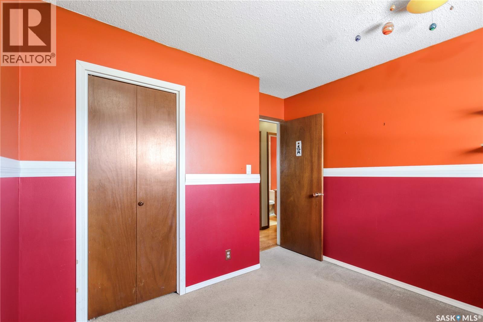 Photo 2 of 39 Fuhrmann Crescent, Regina SK