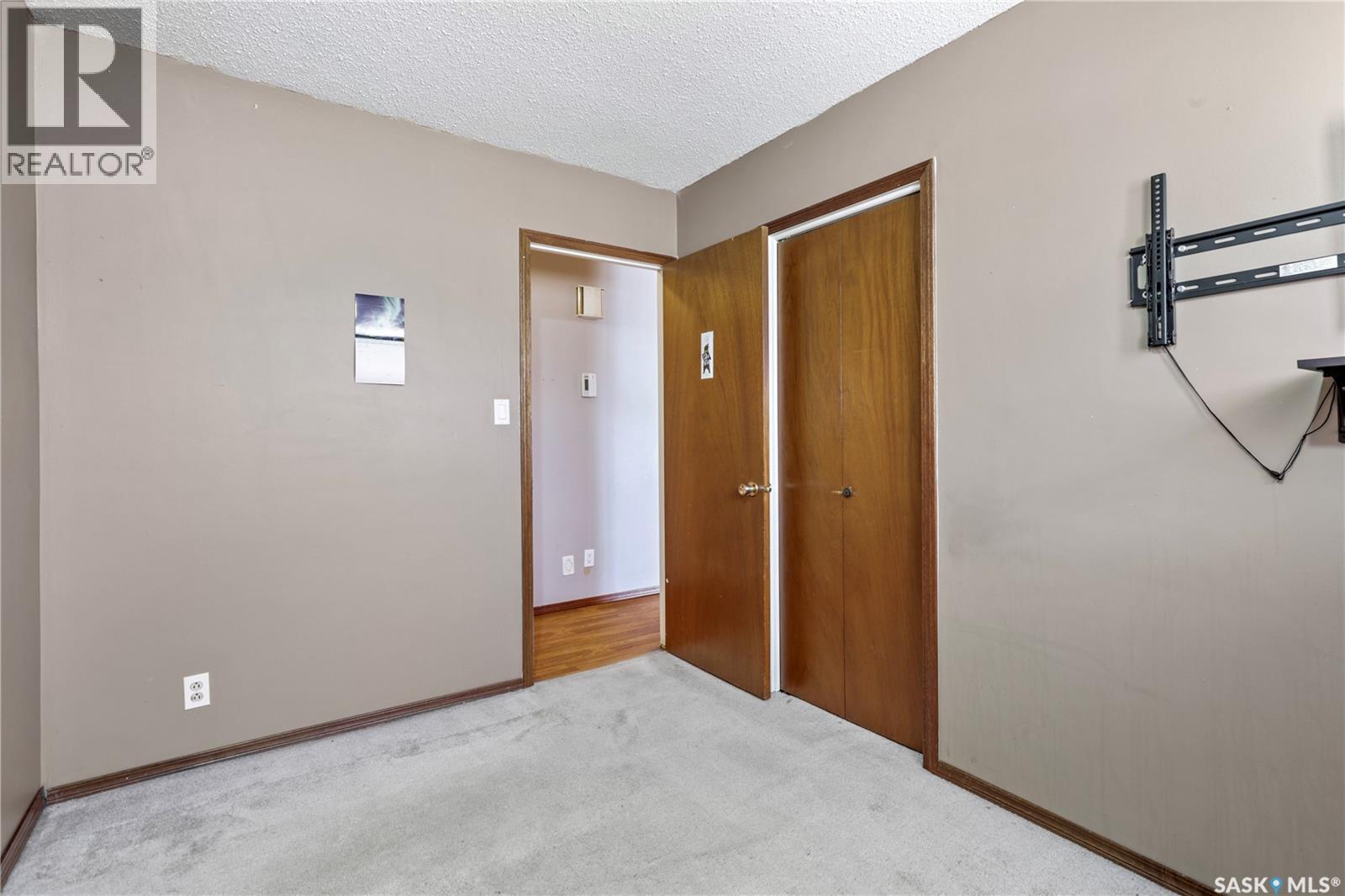 Photo 21 of 39 Fuhrmann Crescent, Regina SK