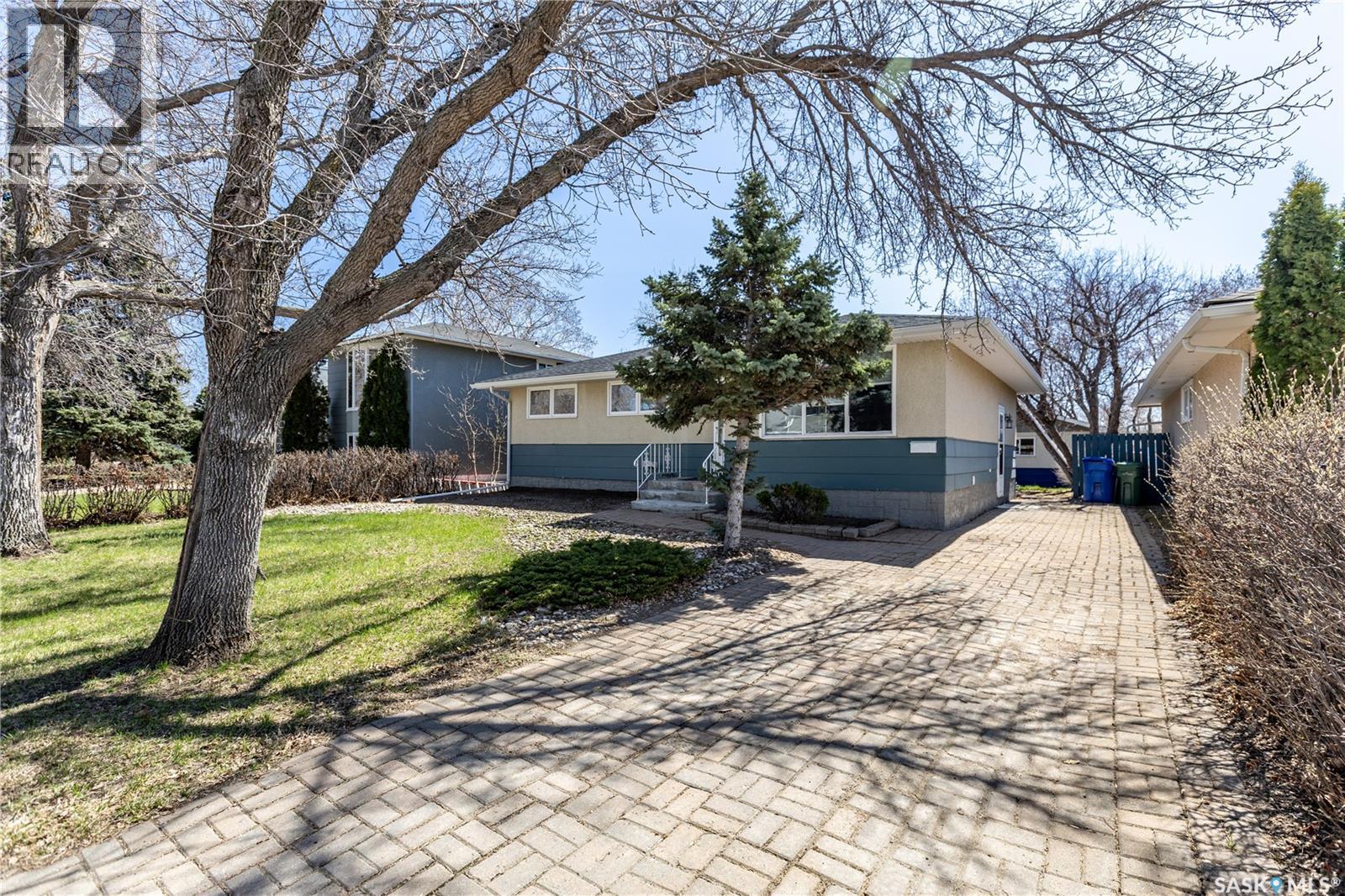Photo 11 of 39 Fuhrmann Crescent, Regina SK