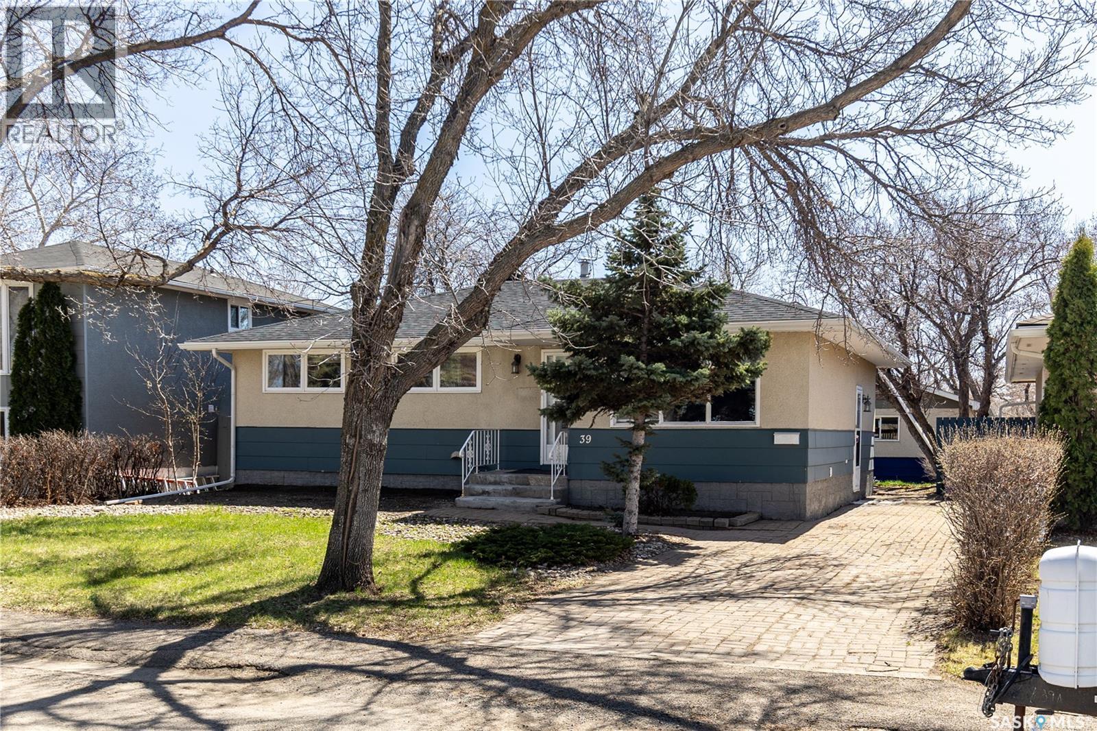 Photo 30 of 39 Fuhrmann Crescent, Regina SK