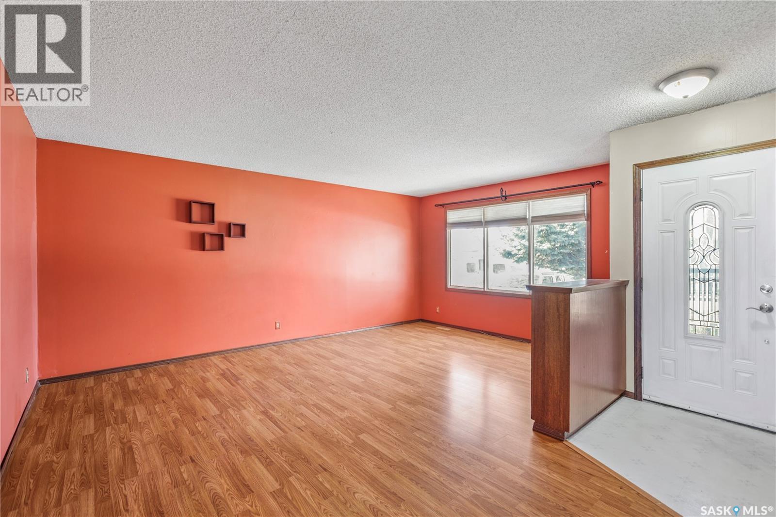 Photo 10 of 39 Fuhrmann Crescent, Regina SK