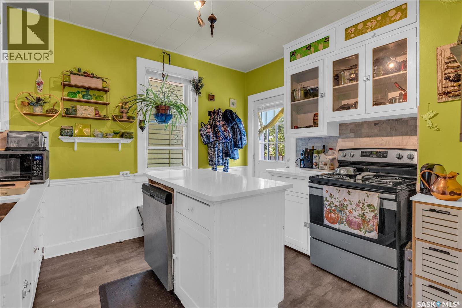 Photo 2 of 2152 Rae Street, Regina SK