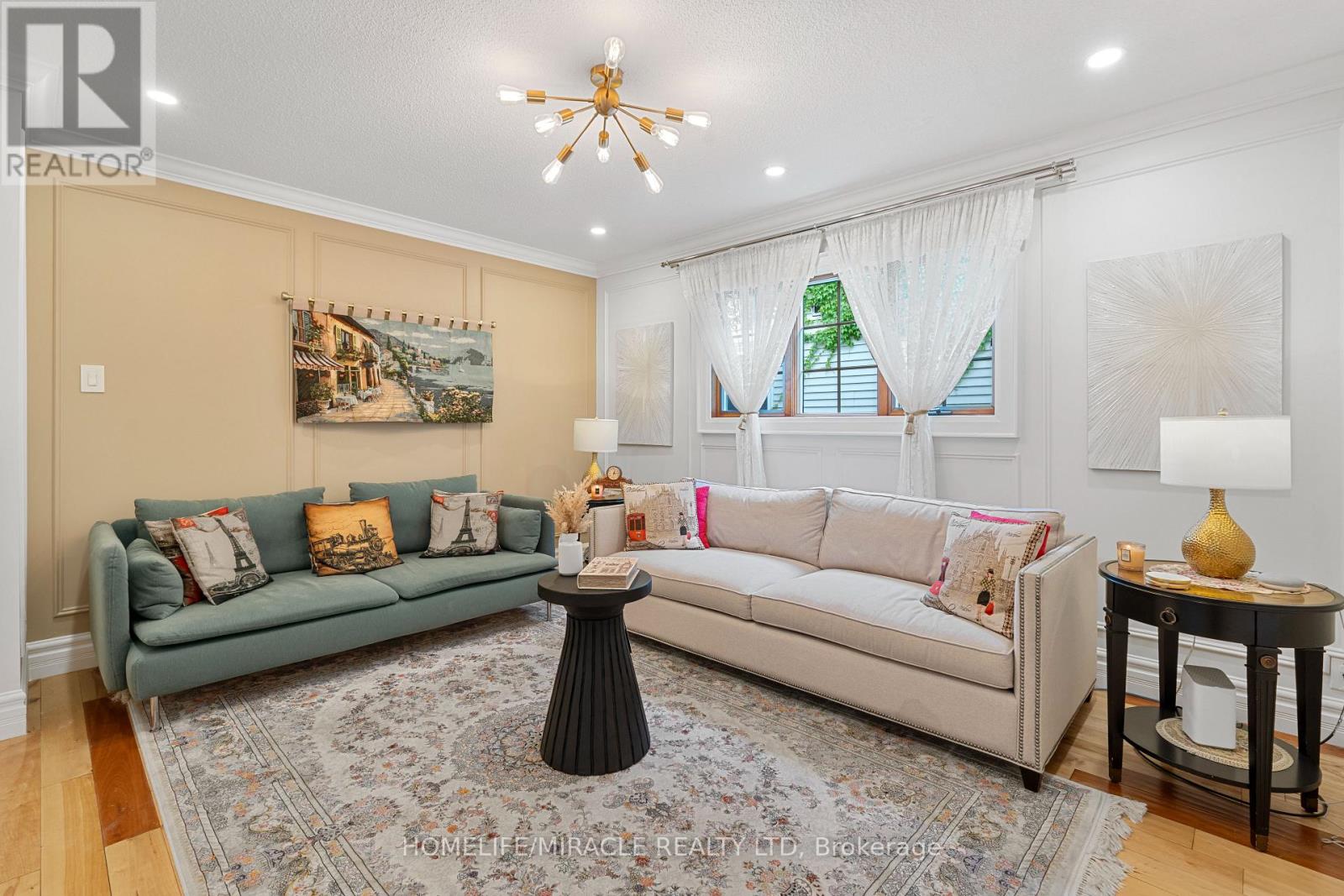 Photo 10 of 4216 Sunflower Drive, Mississauga ON