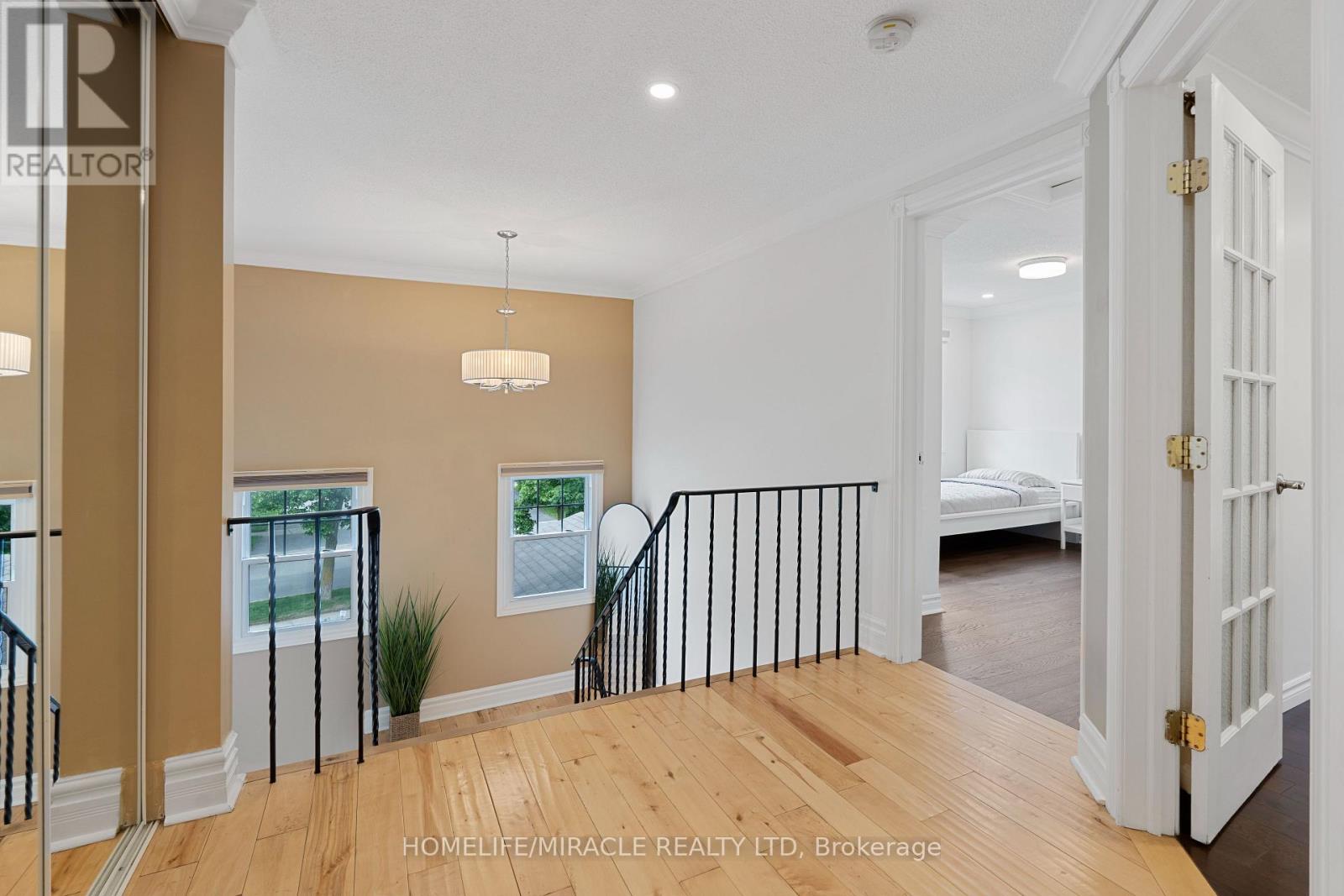 Photo 22 of 4216 Sunflower Drive, Mississauga ON