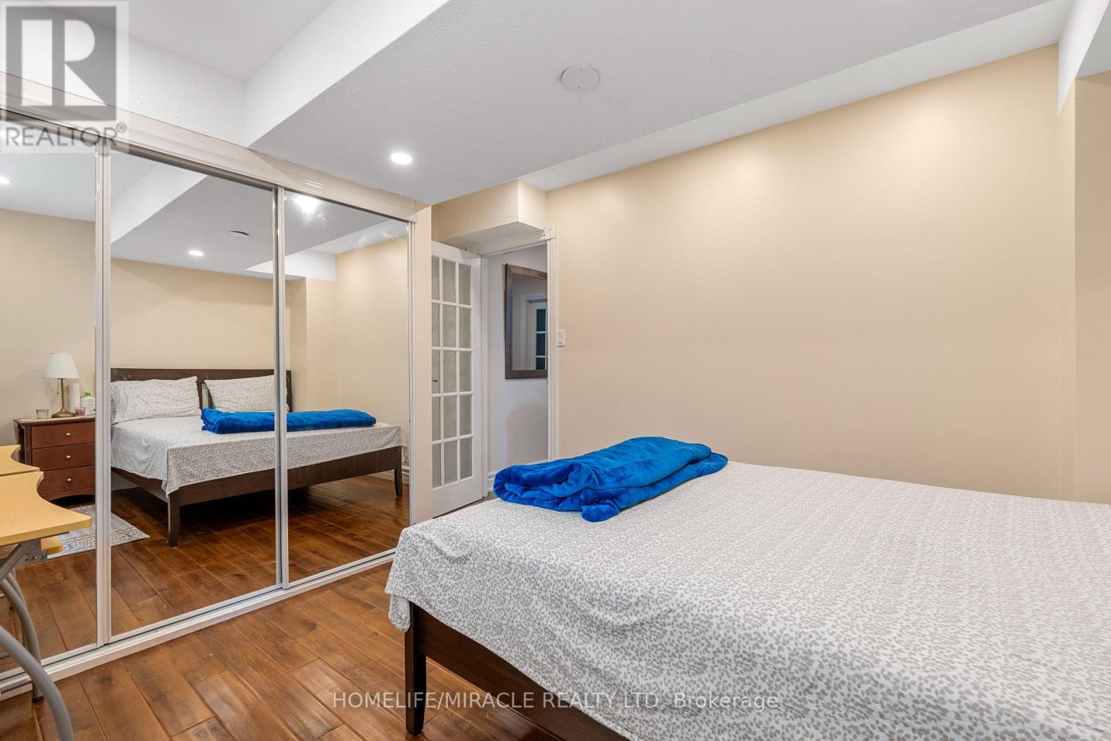Photo 30 of 4216 Sunflower Drive, Mississauga ON