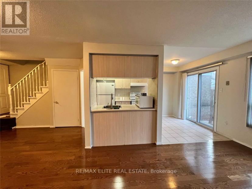 Photo 3 of 29 1240 Westview Terrace, Oakville ON