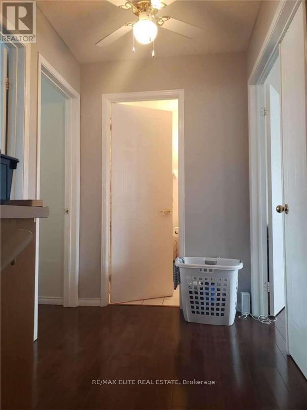 Photo 10 of 29 1240 Westview Terrace, Oakville ON