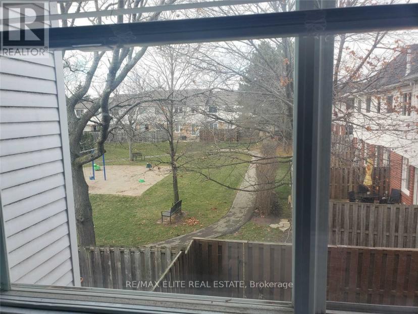 Photo 21 of 29 1240 Westview Terrace, Oakville ON