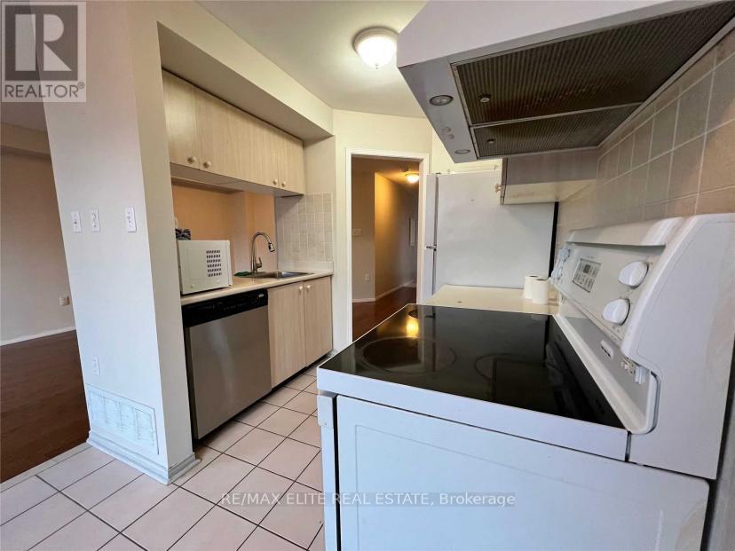 Photo 12 of 29 1240 Westview Terrace, Oakville ON