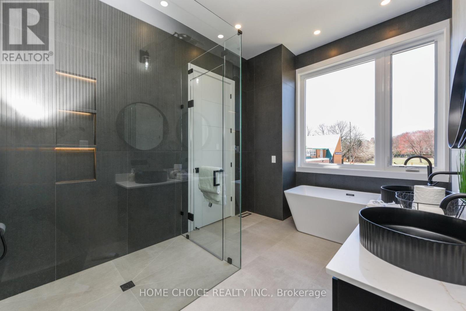 Photo 24 of 310 Tuck Drive, Burlington ON