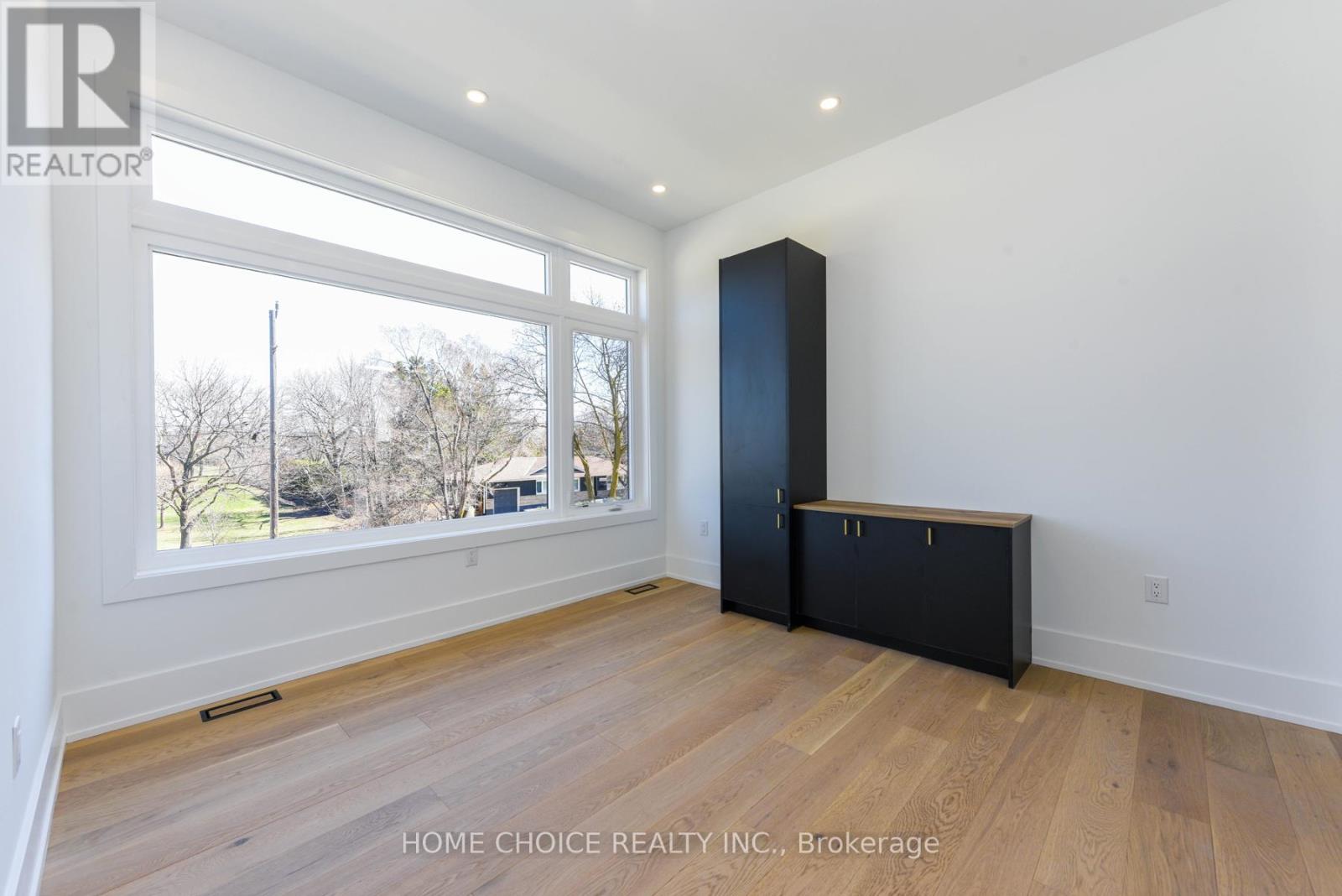 Photo 25 of 310 Tuck Drive, Burlington ON
