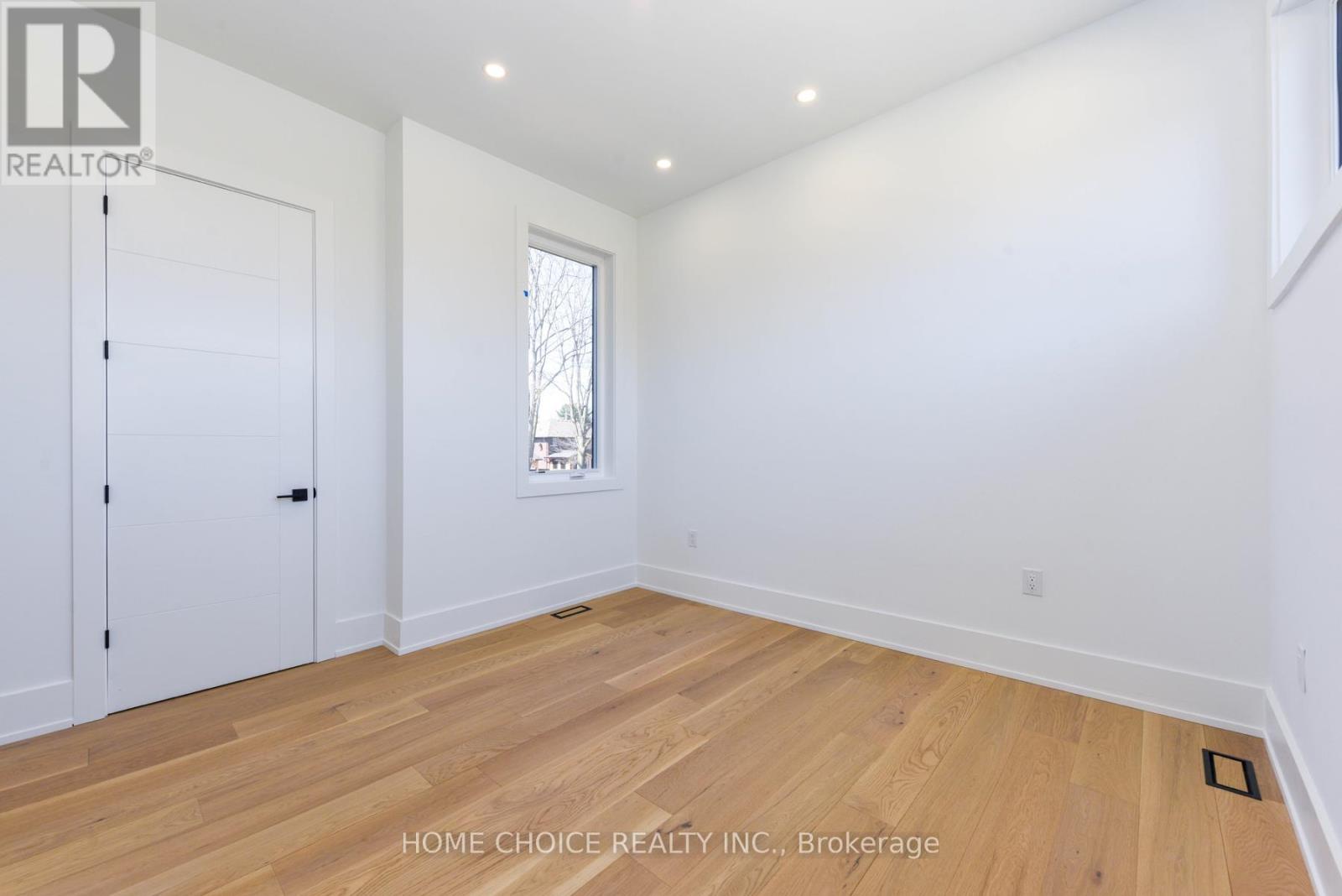 Photo 29 of 310 Tuck Drive, Burlington ON