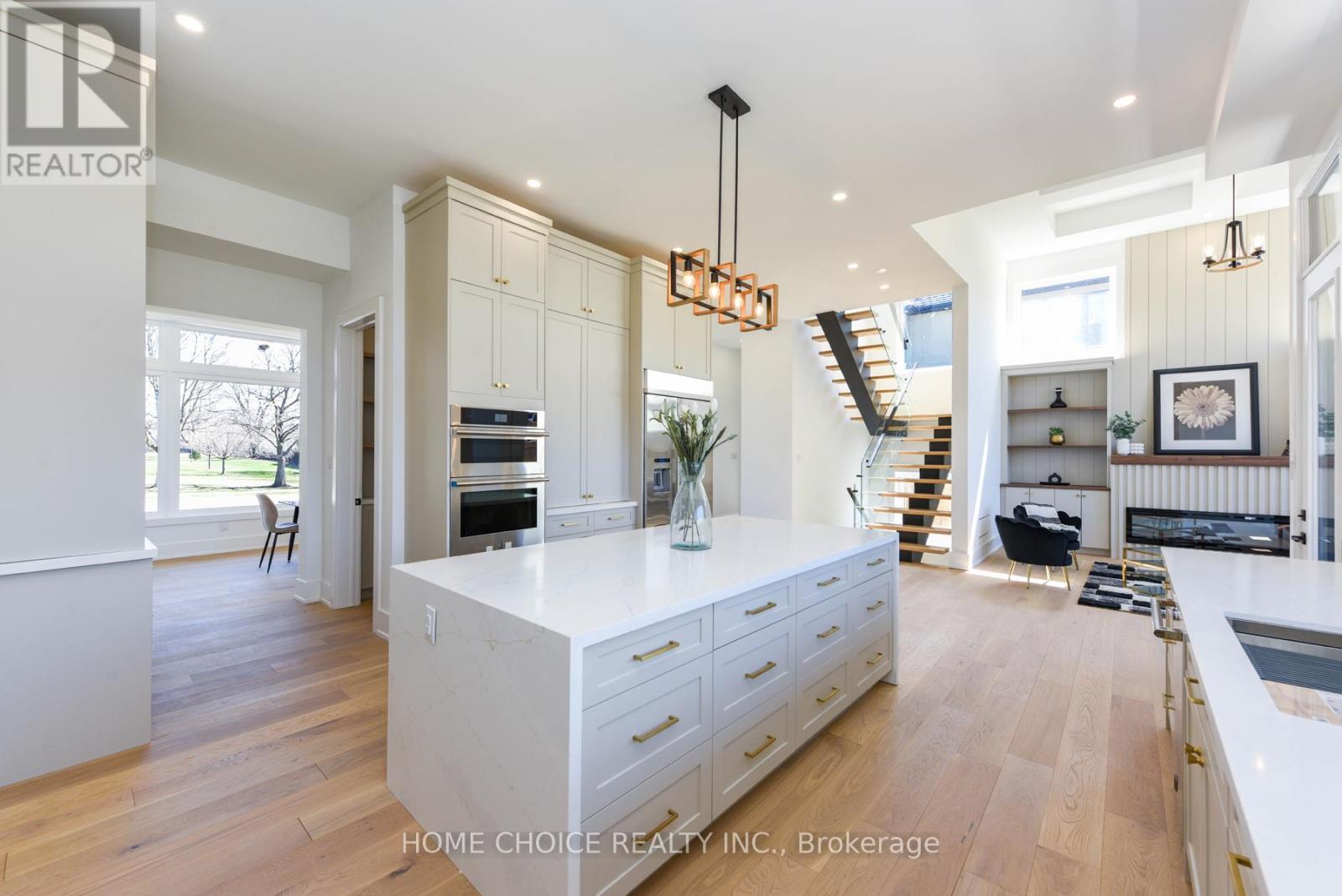 Photo 9 of 310 Tuck Drive, Burlington ON