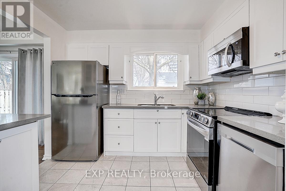 Photo 27 of 11 Tullamore Road, Brampton ON