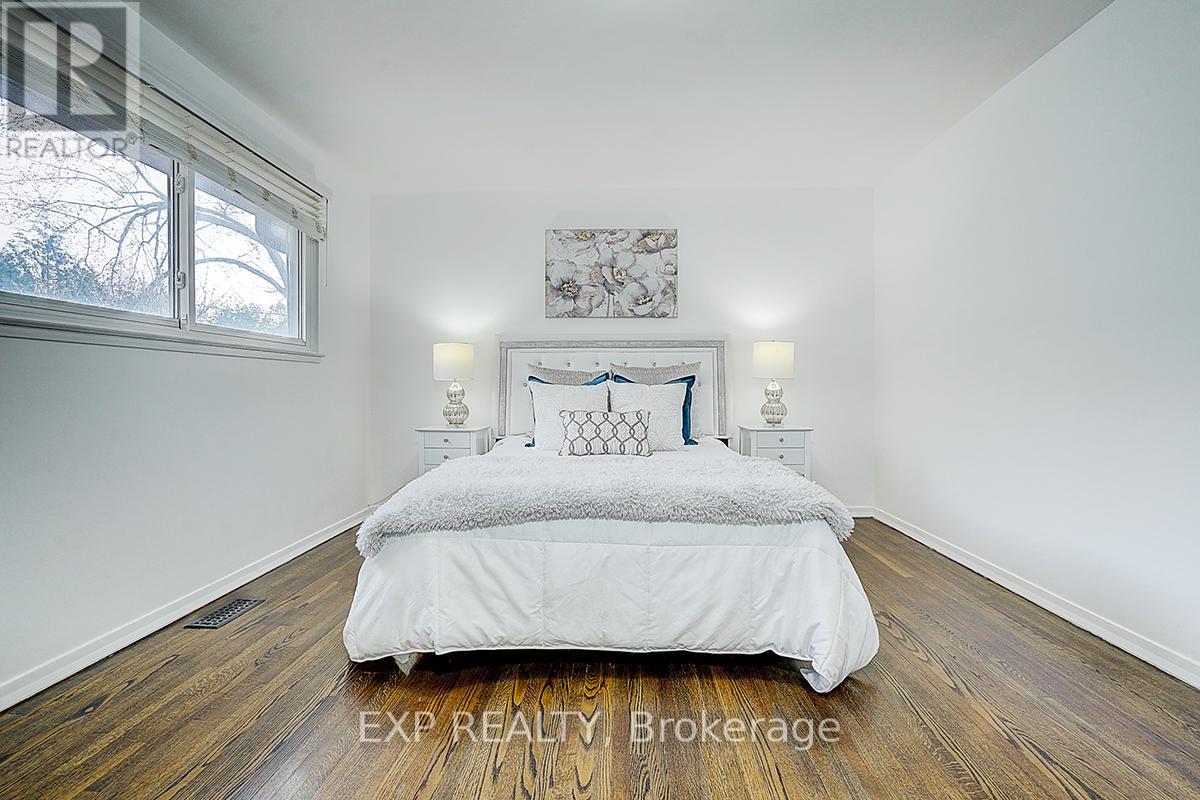 Photo 29 of 11 Tullamore Road, Brampton ON