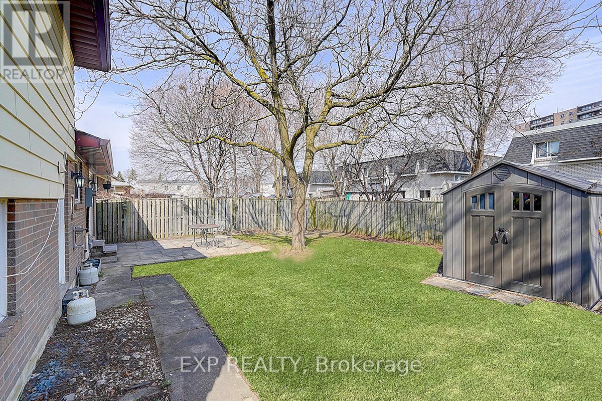 Photo 3 of 11 Tullamore Road, Brampton ON