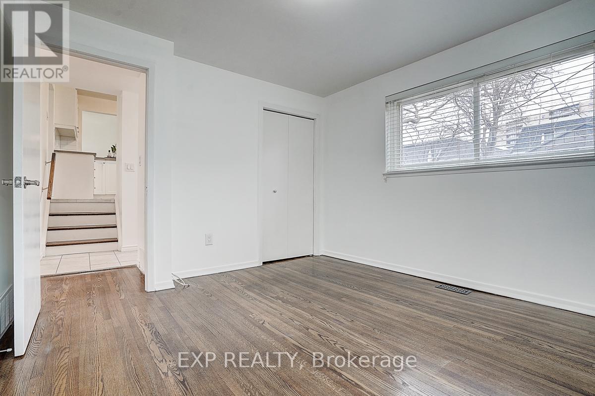 Photo 39 of 11 Tullamore Road, Brampton ON