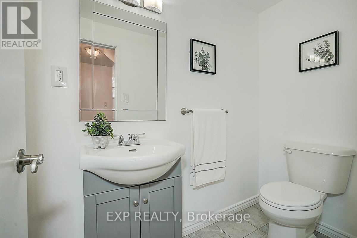 Photo 42 of 11 Tullamore Road, Brampton ON