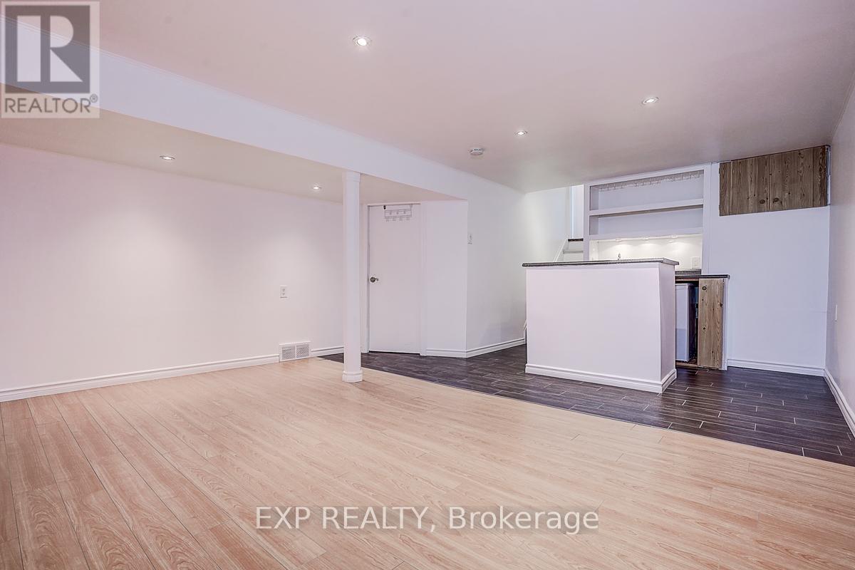 Photo 43 of 11 Tullamore Road, Brampton ON