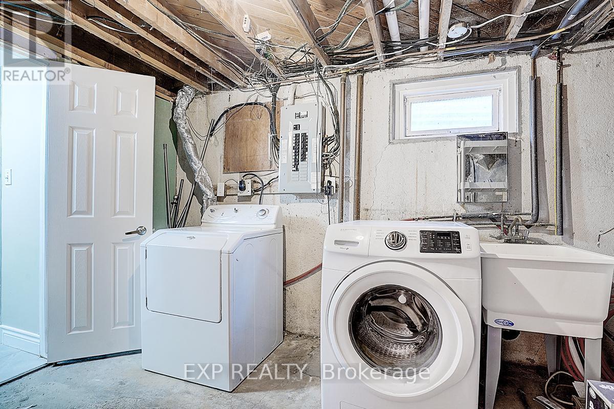 Photo 49 of 11 Tullamore Road, Brampton ON