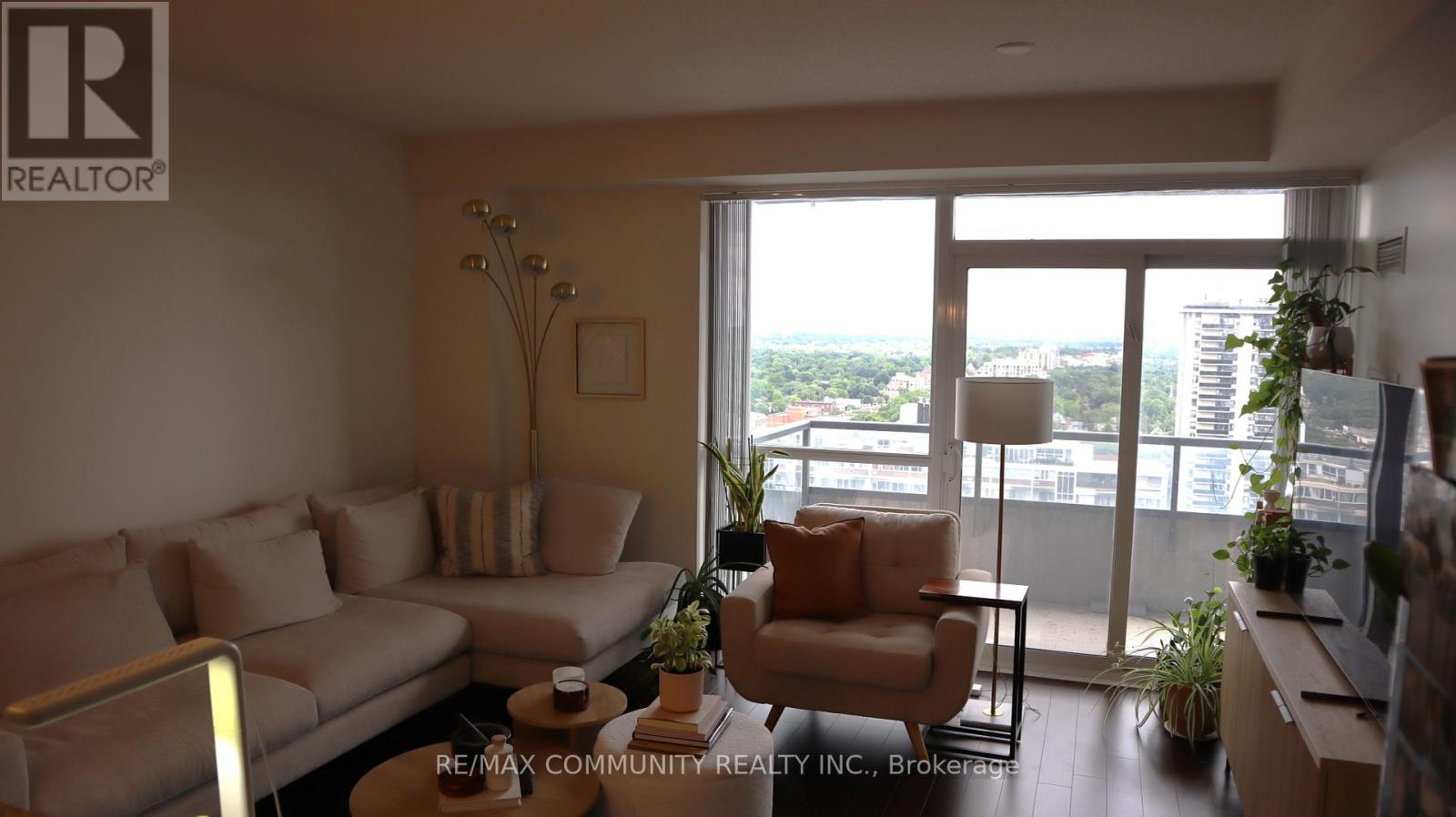 Photo 6 of 1903 25 Broadway Avenue, Toronto ON