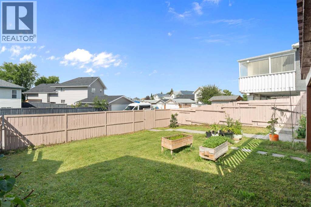 218 Martinglen Way NE
