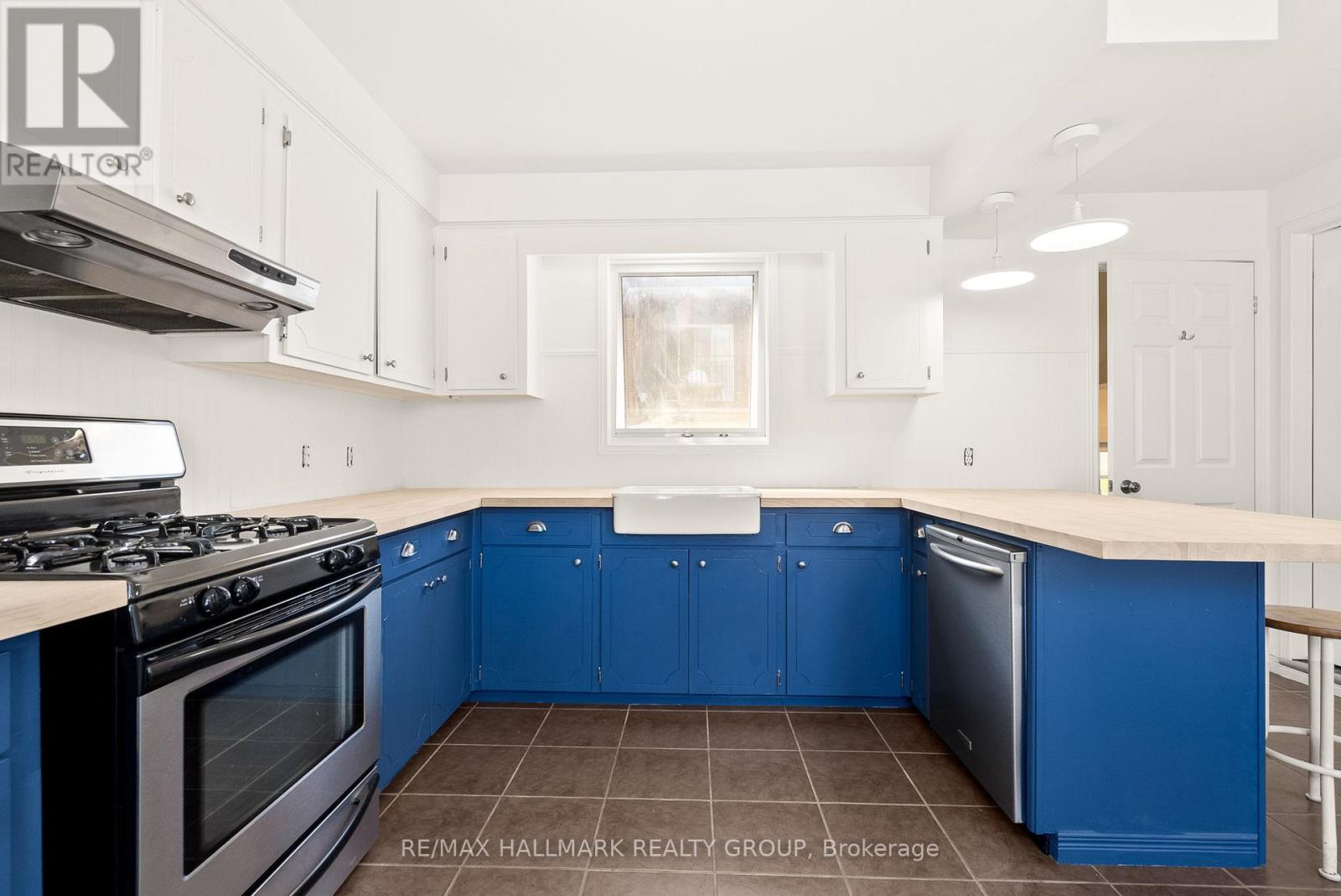 Photo 11 of 21 Downes Avenue, Prince Edward County ON
