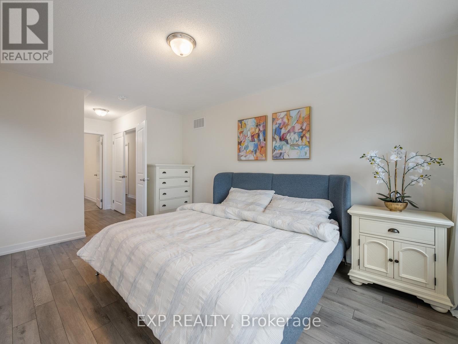 Photo 17 of 1476 Rose Way, Milton ON