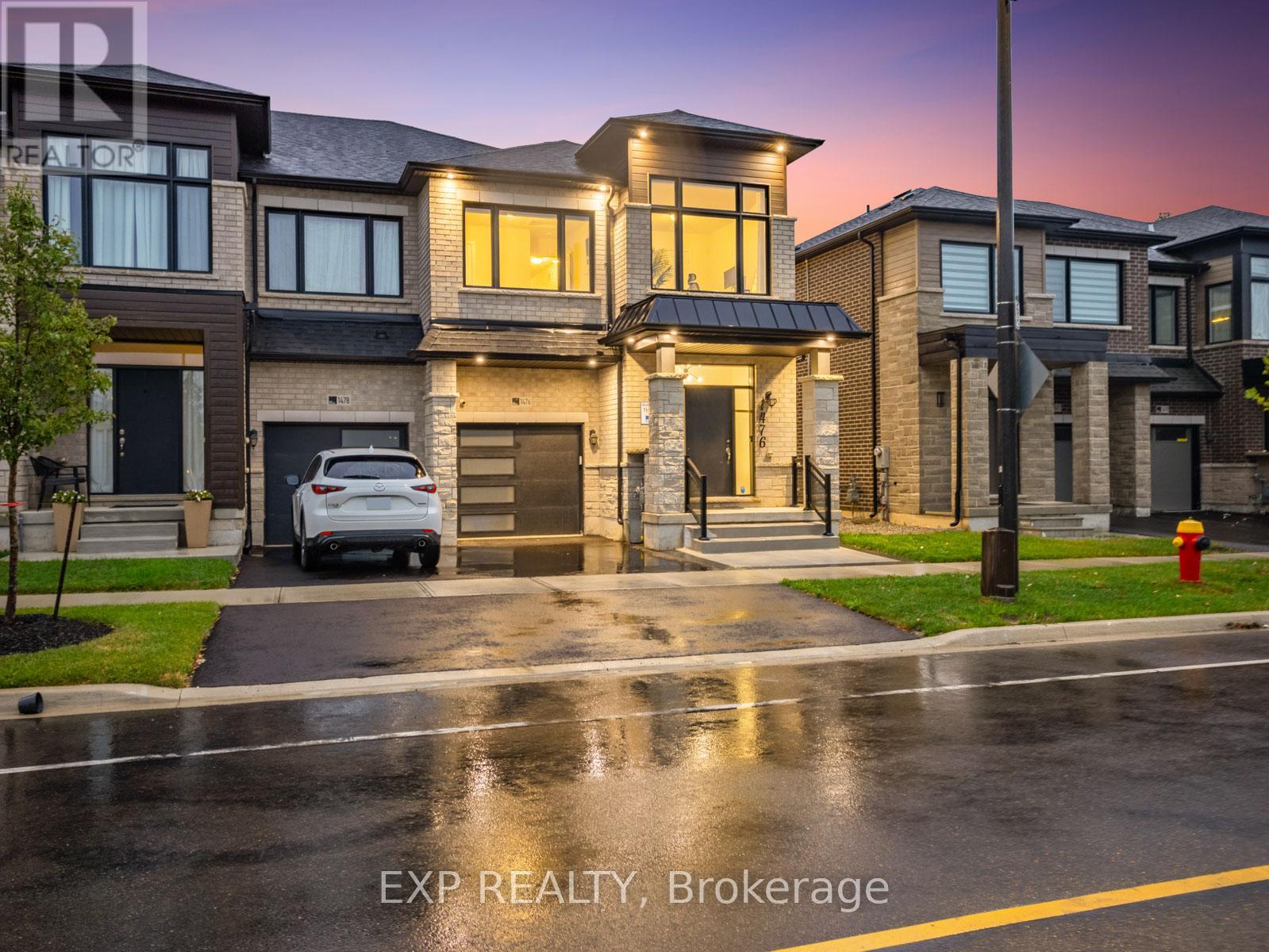Photo 2 of 1476 Rose Way, Milton ON