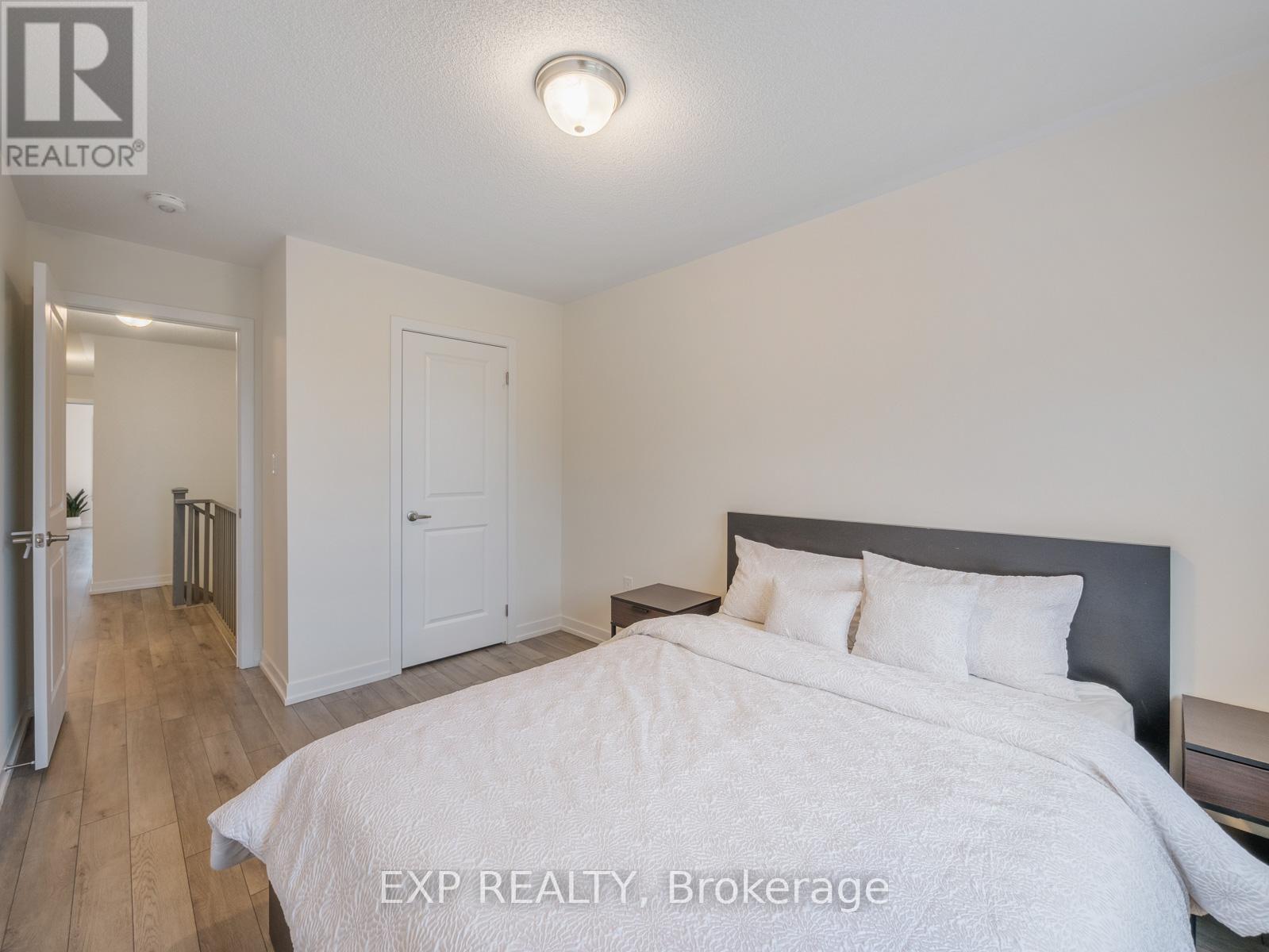 Photo 21 of 1476 Rose Way, Milton ON