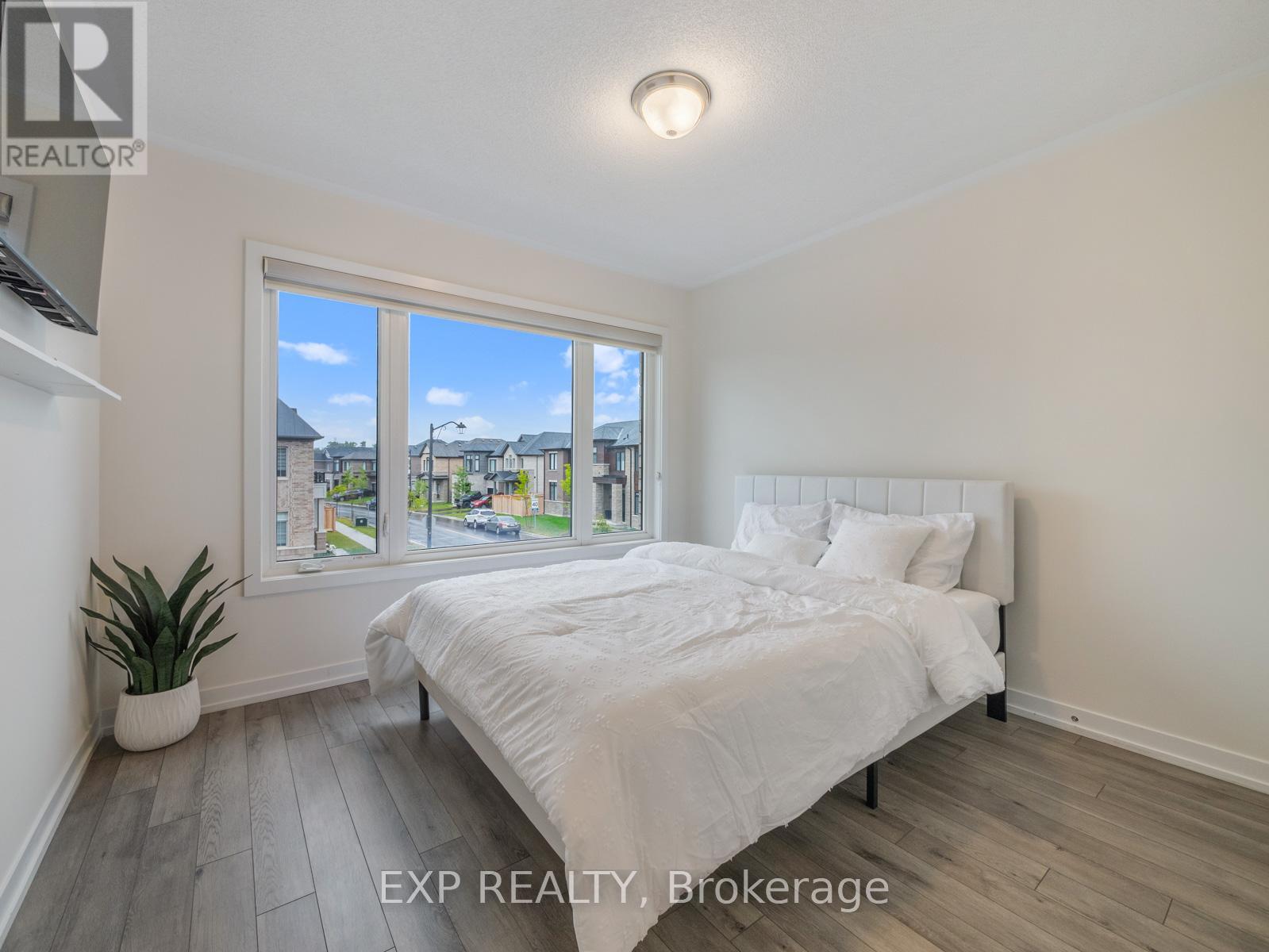 Photo 22 of 1476 Rose Way, Milton ON