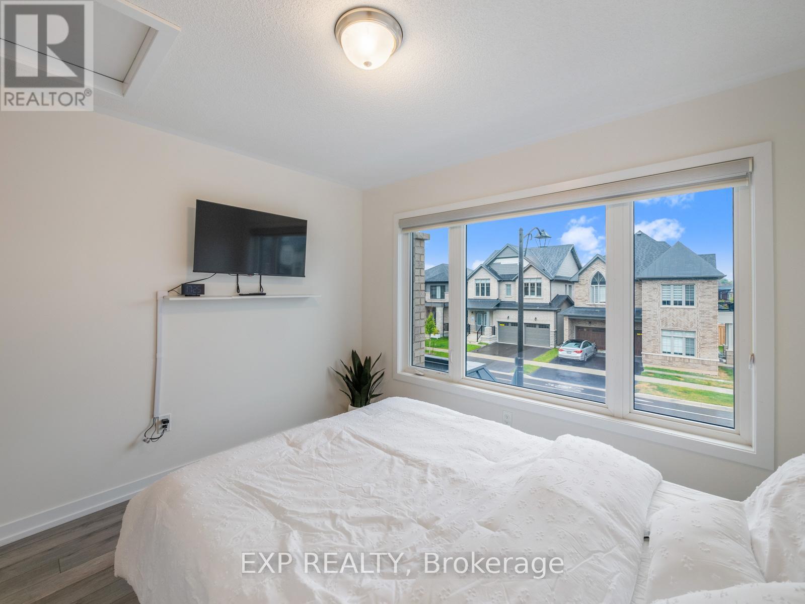Photo 23 of 1476 Rose Way, Milton ON