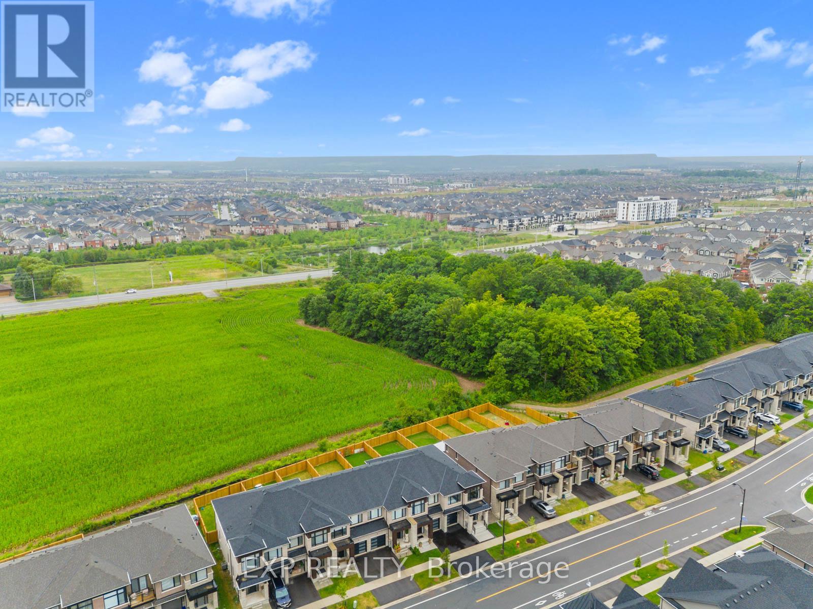 Photo 33 of 1476 Rose Way, Milton ON