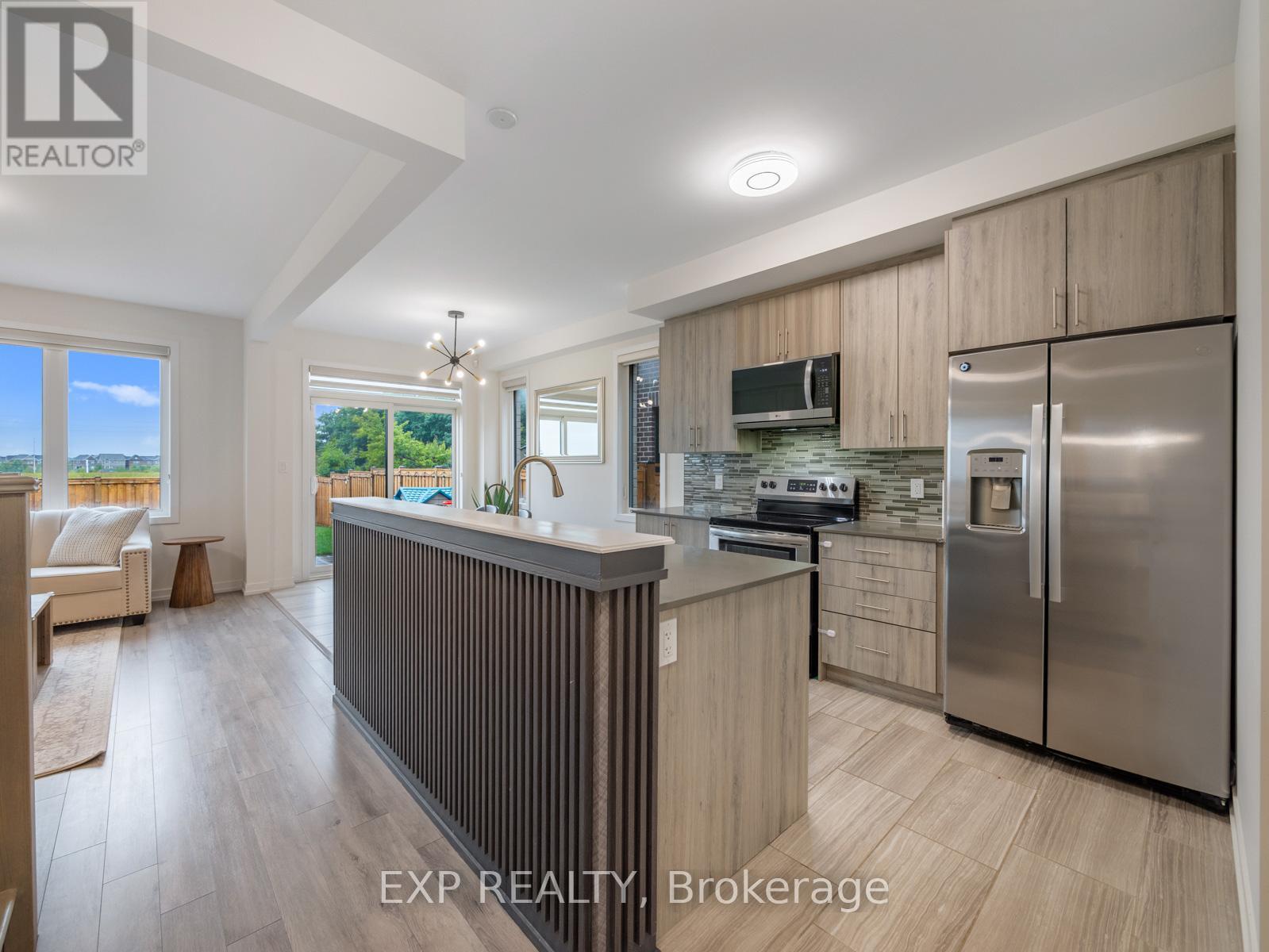 Photo 9 of 1476 Rose Way, Milton ON