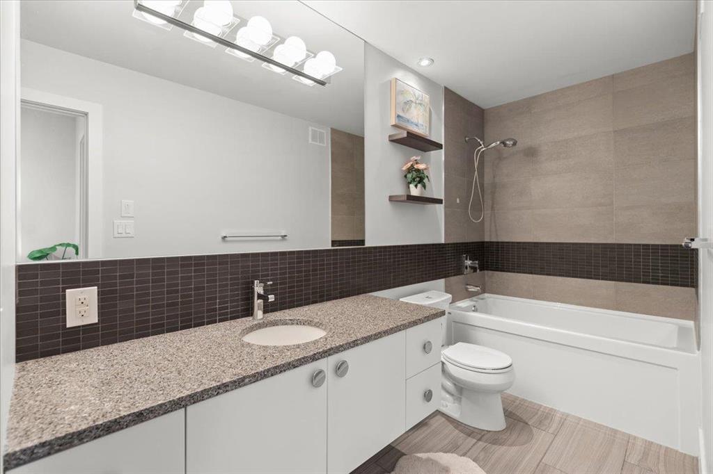 Photo 1 of 129 Autumnview Drive, Winnipeg MB