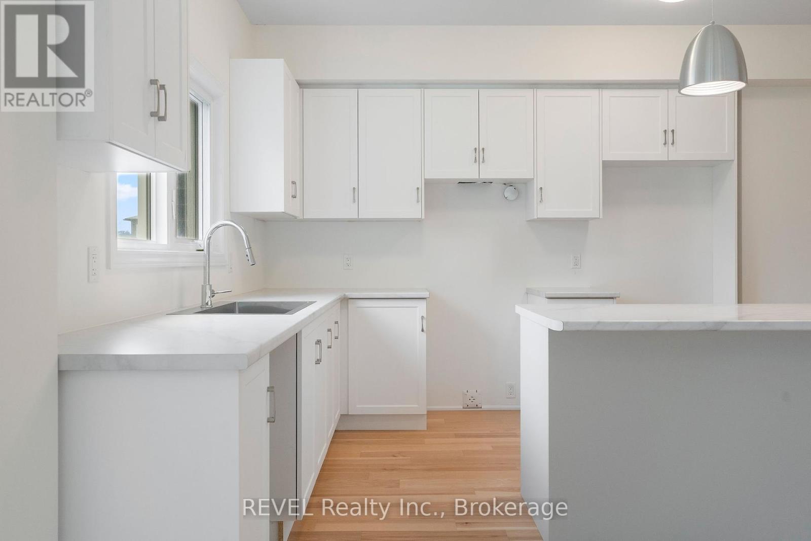 Photo 7 of 3286 Parker Avenue, Fort Erie ON