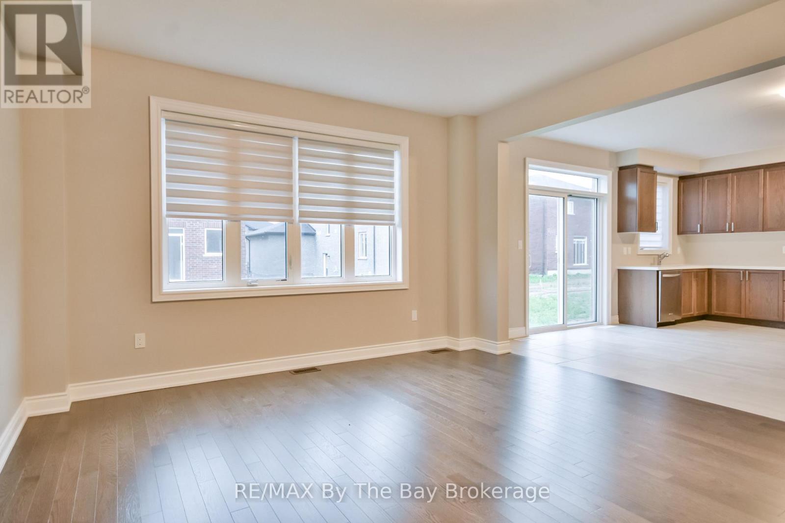 Photo 7 of 21 Amber Drive, Wasaga Beach ON