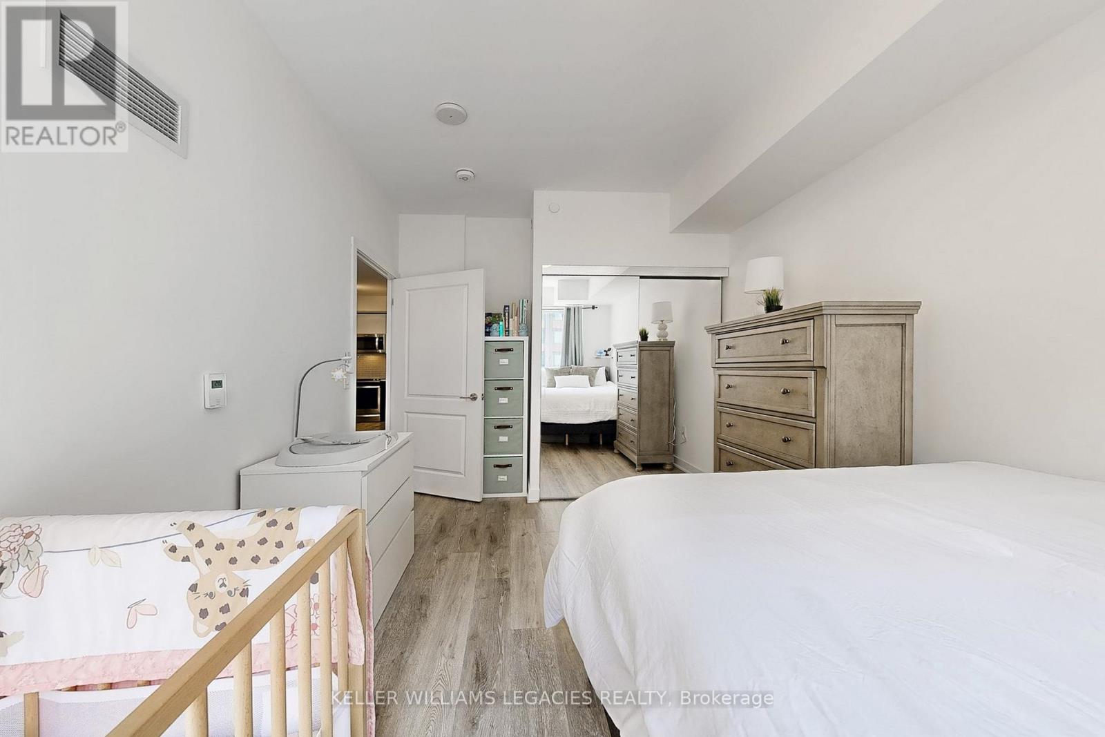 Photo 20 of 211 100 Eagle Rock Way, Vaughan ON
