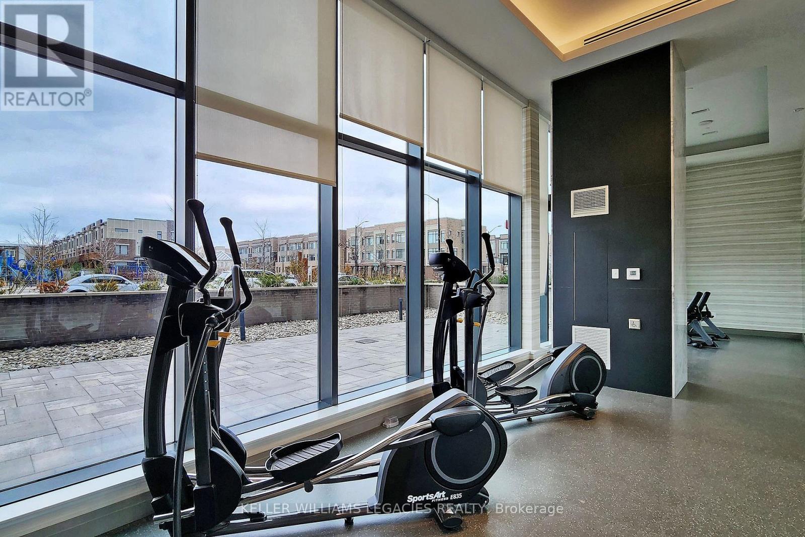 Photo 38 of 211 100 Eagle Rock Way, Vaughan ON